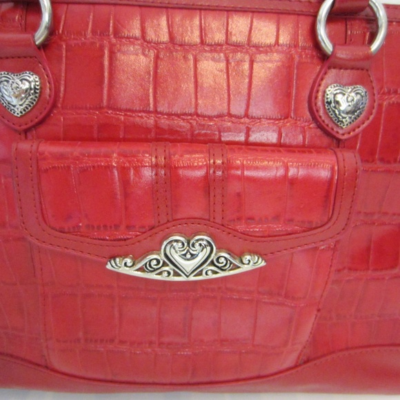 Red Faux Leather Crocodile Heart Accent Zipper Closure Double Handle Tote - Picture 5 of 11